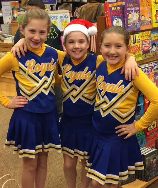 Holy Rosary School In Duryea Holds Christmas Themed Barnes Noble Night The Sunday Dispatch