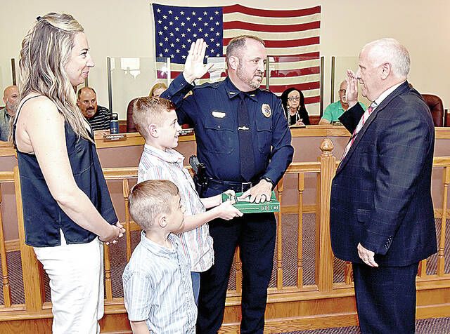 Turner sworn in as Wyoming Area Regional Police chief
