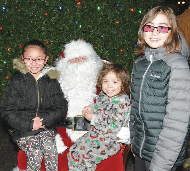 Santa Claus comes to town as Pittston lights Christmas tree The